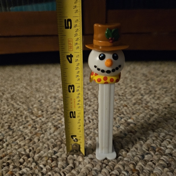 PEZ Christmas Snowman - Picture 7 of 7